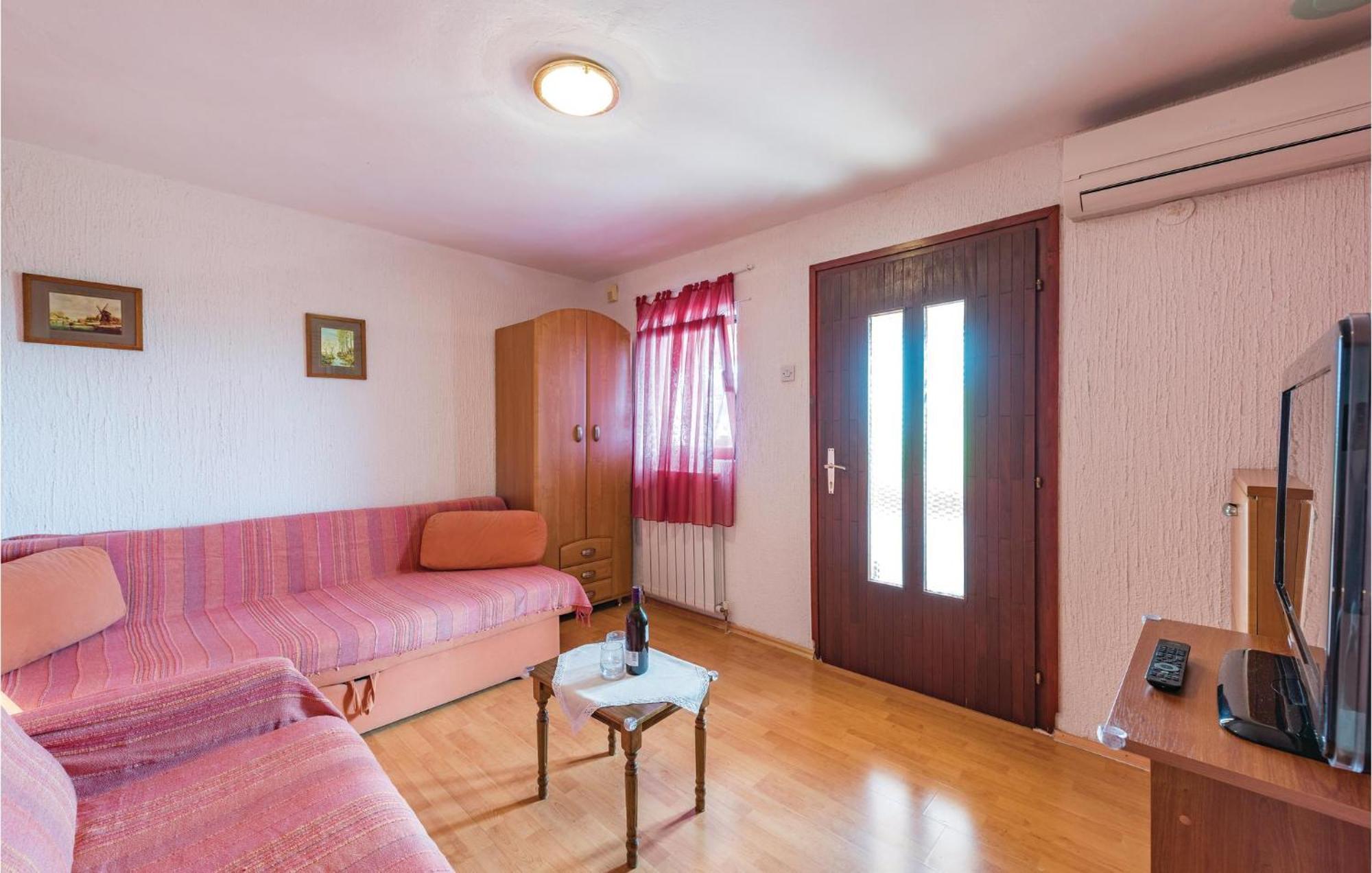 Awesome Home In Porec With House Sea View المظهر الخارجي الصورة