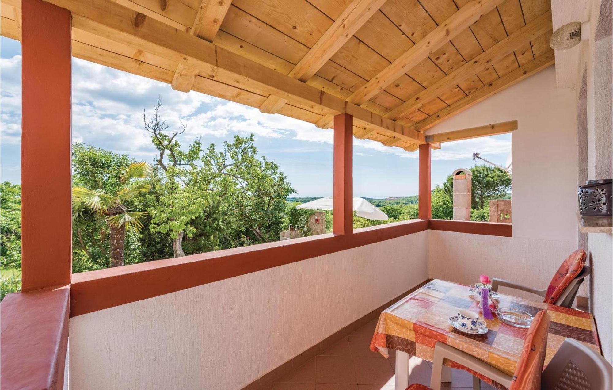 Awesome Home In Porec With House Sea View المظهر الخارجي الصورة
